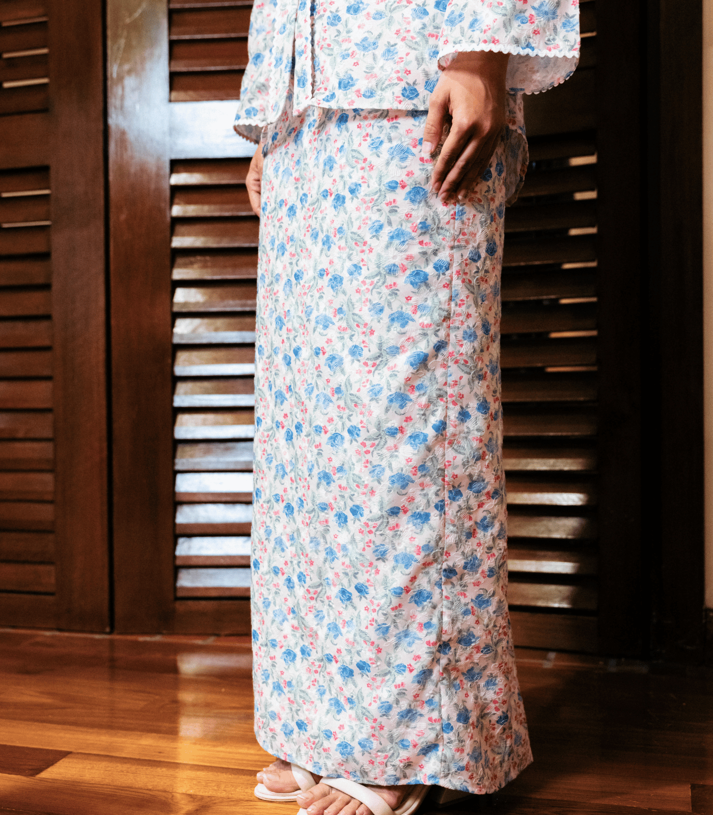 Harmony in Floral Red - Image 3