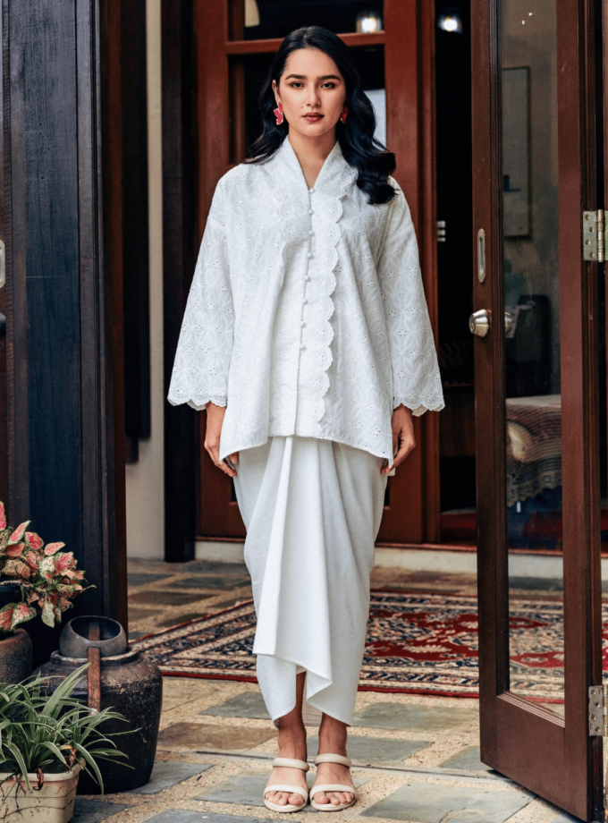 Unity in White