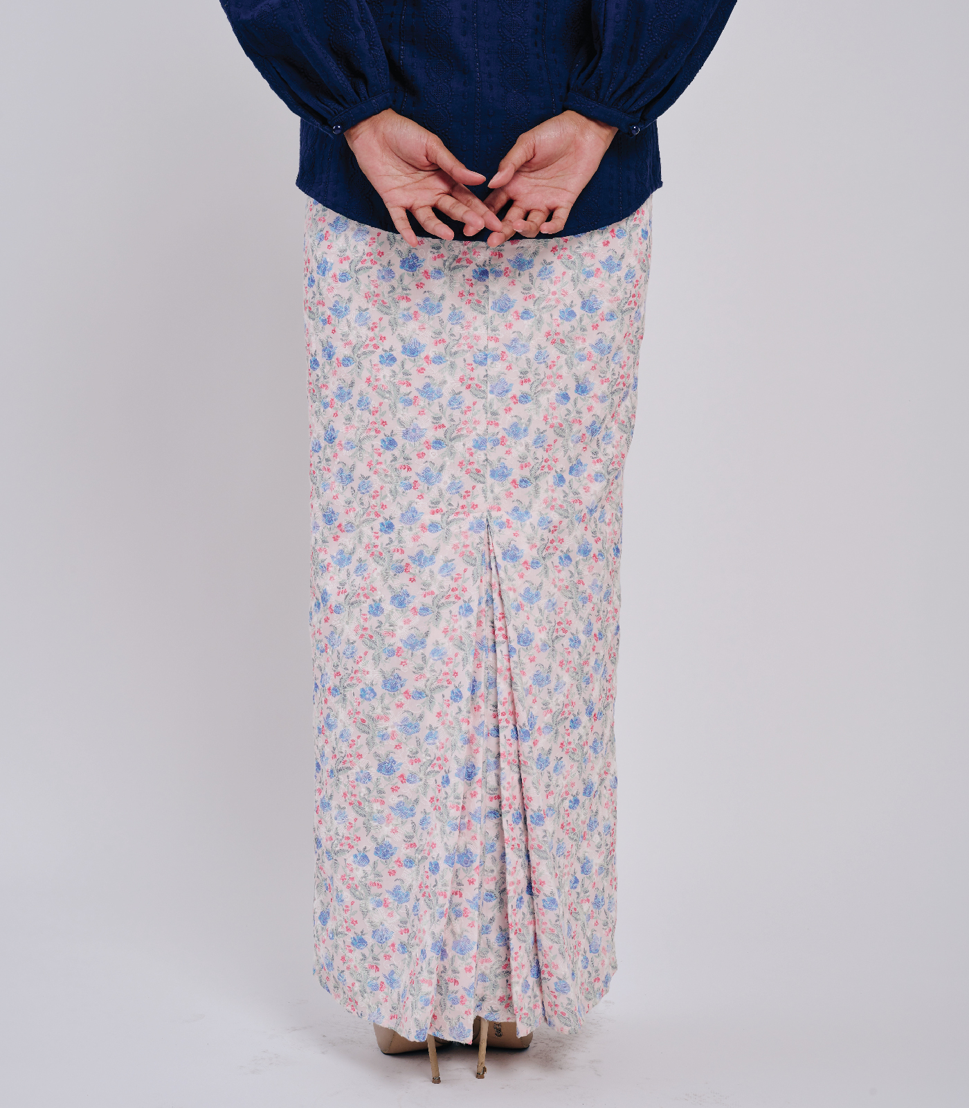 Pulih in Blue - Image 4