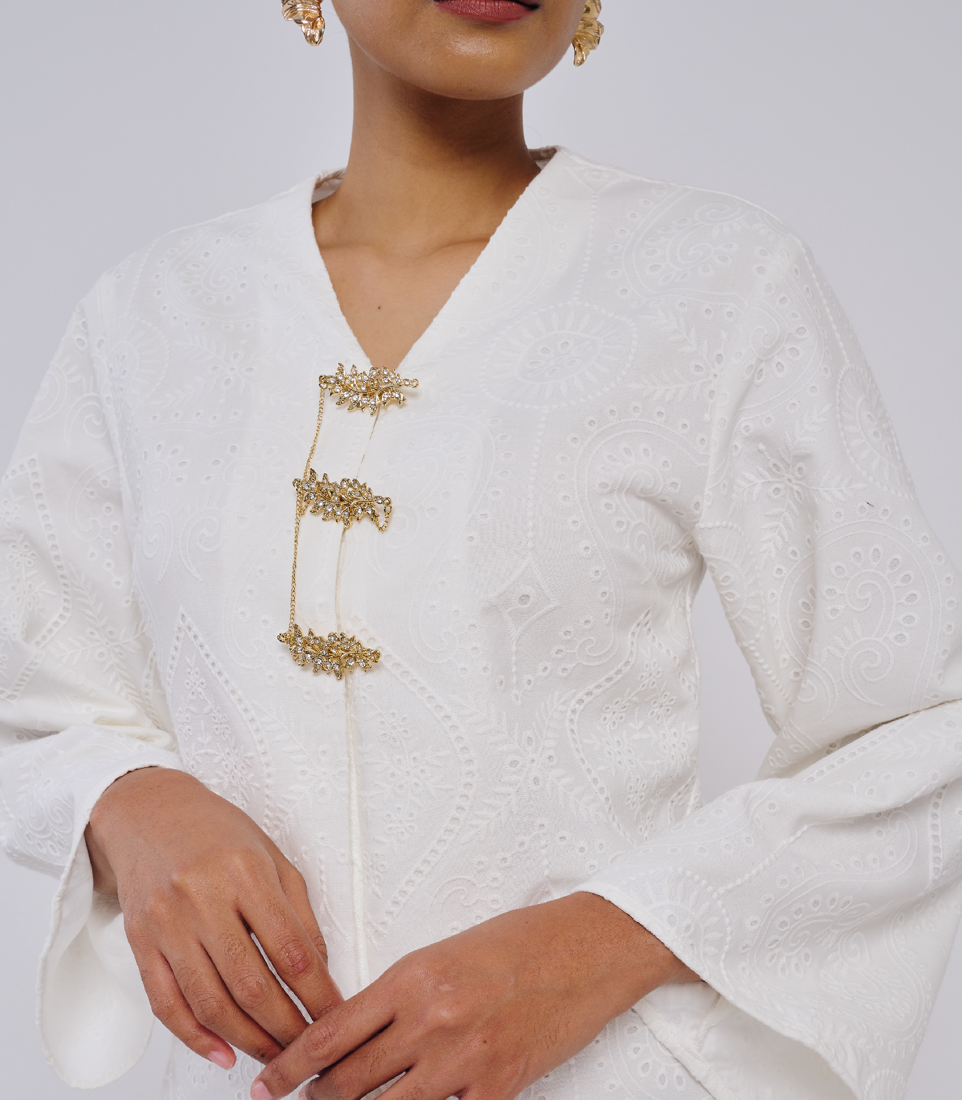 Pulang in White - Image 6