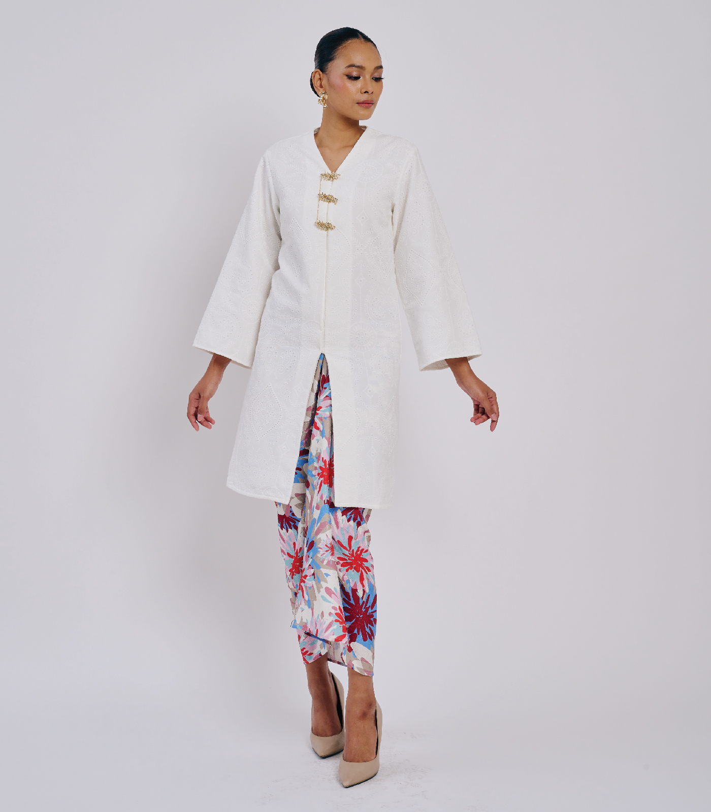 Pulang in White - Image 2