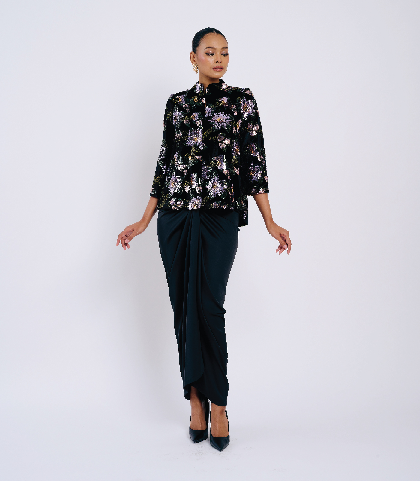 Seri in Black - Image 4